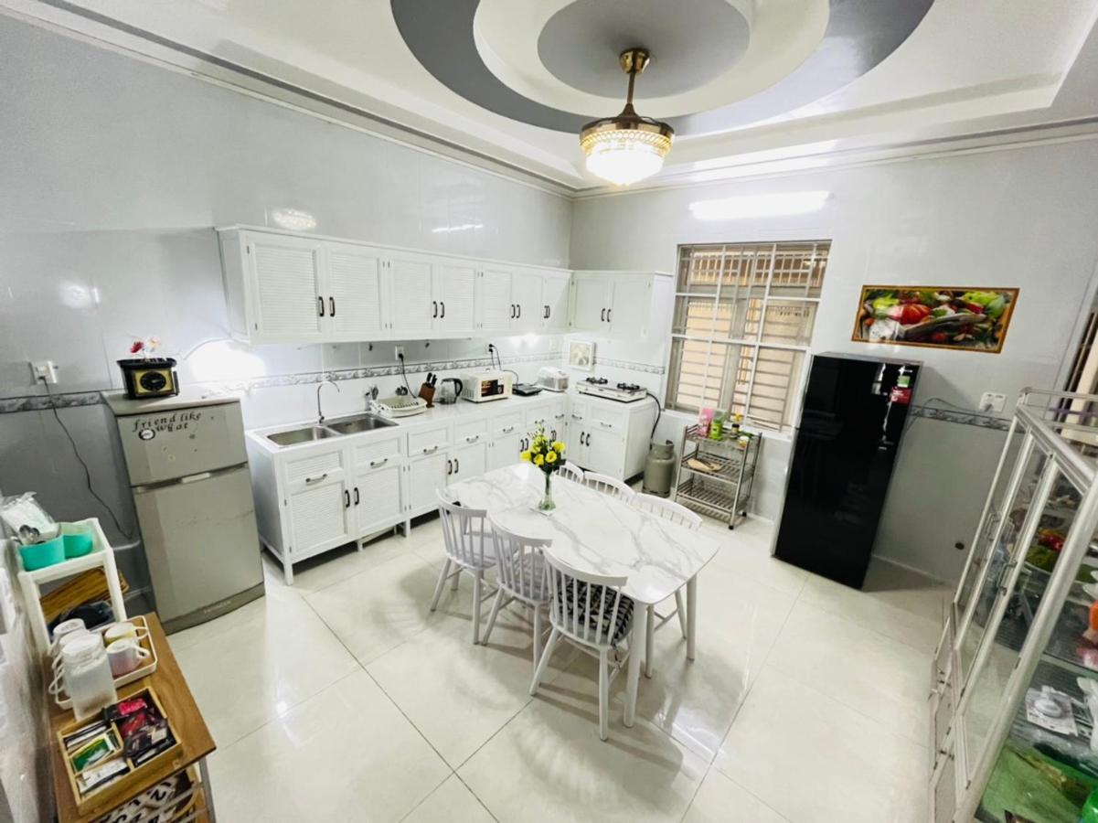 Nina Homestay P2 , P5 Long Xuyên エクステリア 写真